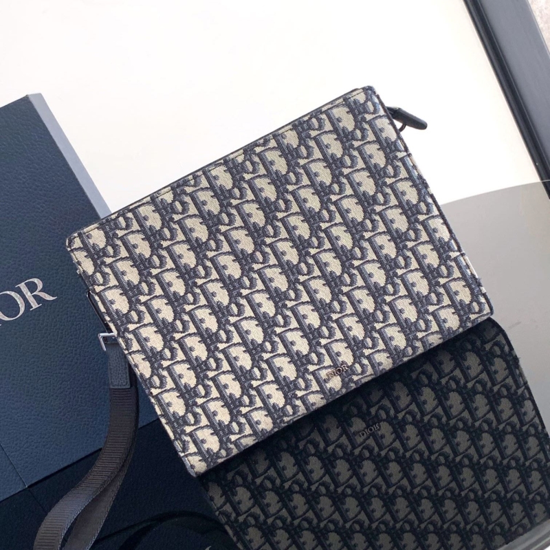 D*or clutch bags
